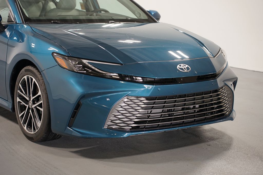 Thumbnail: 2025 Toyota Camry - 4