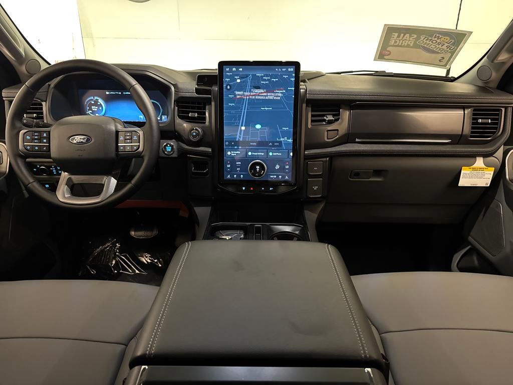 2025 Ford F-150 Lightning photo 5