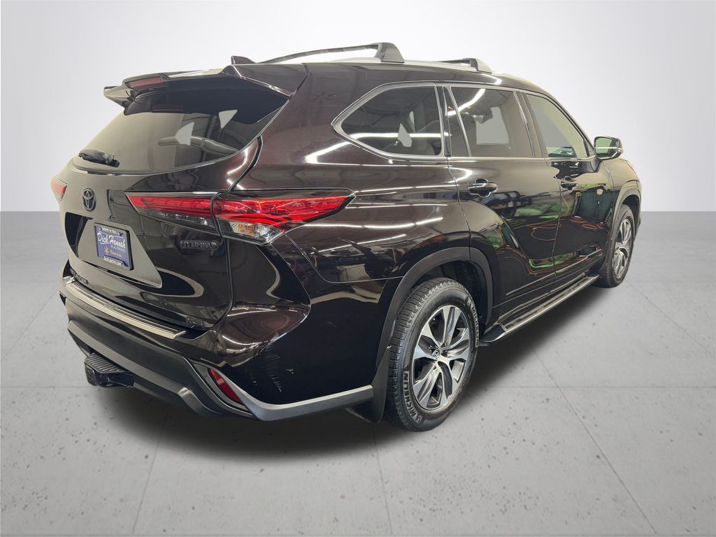 2022 Toyota Highlander Hybrid XLE