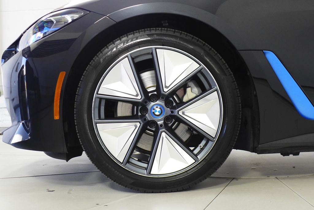 Thumbnail: 2023 BMW i4 - 5