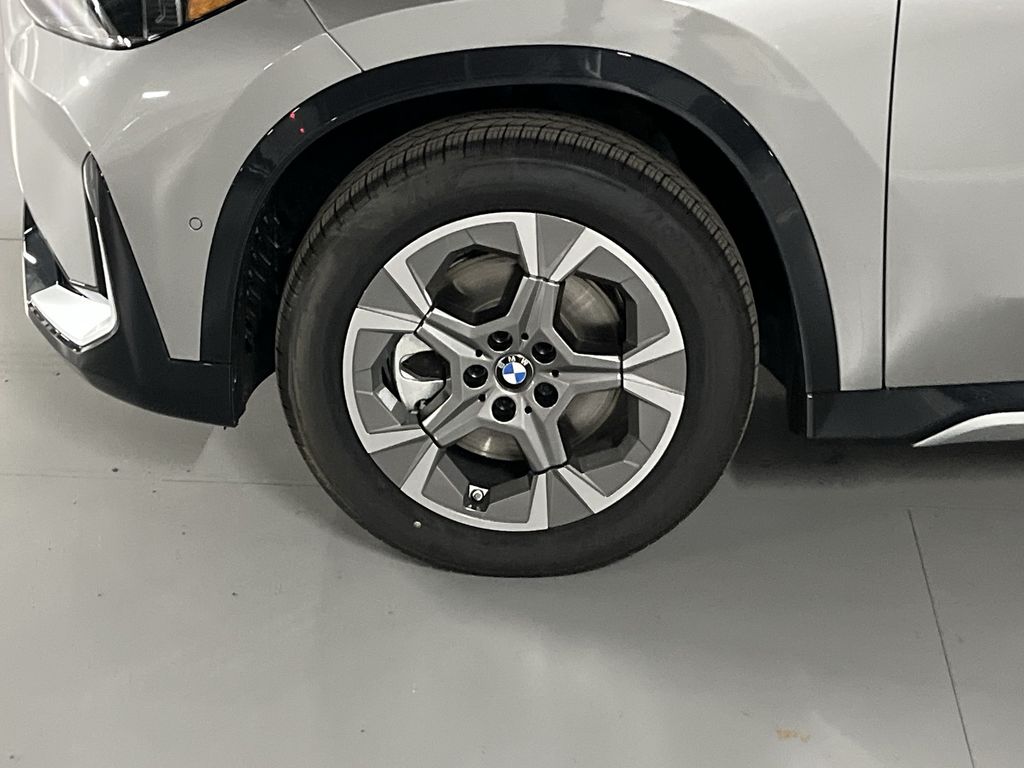 Thumbnail: 2026 BMW X1 - 10