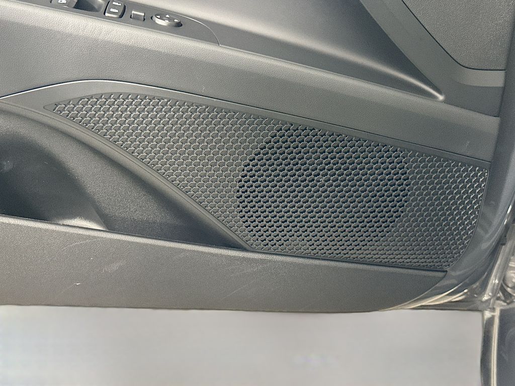 Thumbnail: 2023 Hyundai Elantra - 18