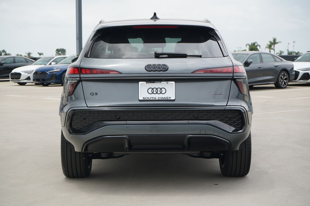 Thumbnail: 2026 Audi Q3 - 4