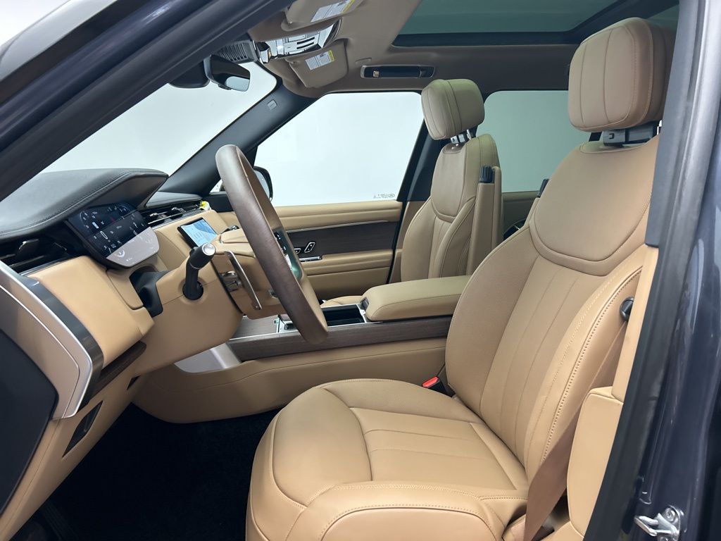 Thumbnail: 2026 Land Rover Range Rover - 12