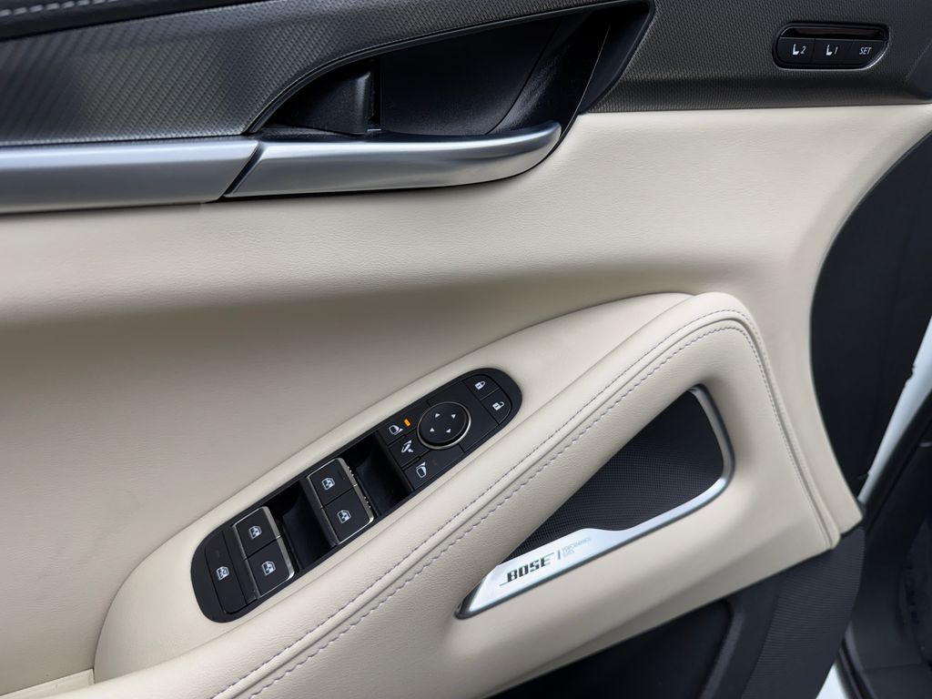 Used 2024 White INFINITI LUXE image 13