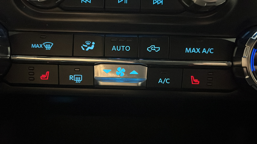 Certified Used 2024 Agate Black Metallic Ford XLT image 25