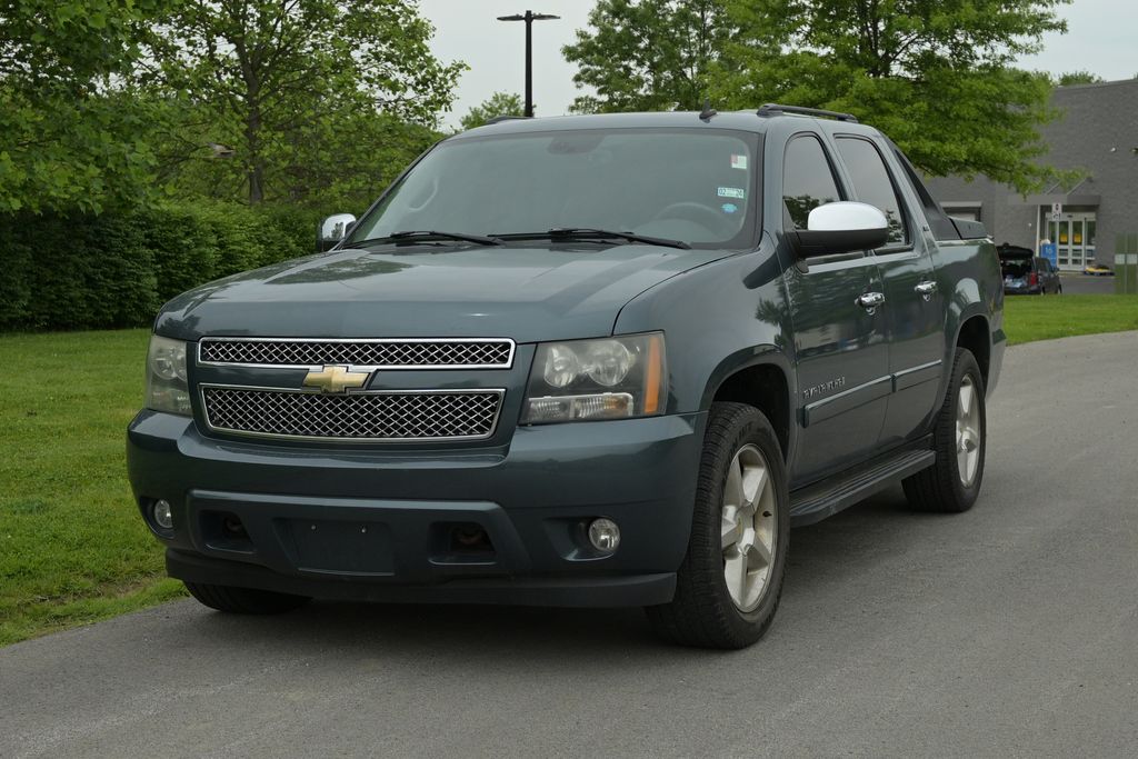 Blue Granite Metallic 2008 Chevrolet Avalanche Pickup Truck Four-Wheel Drive 4-Speed Automatic Overdrive