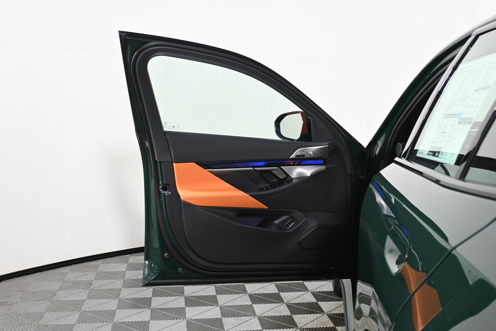 Thumbnail: 2026 BMW M5 - 28