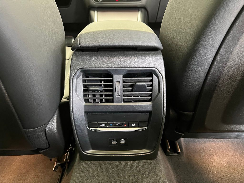 2024 BMW 3 Series 330i xDrive 10