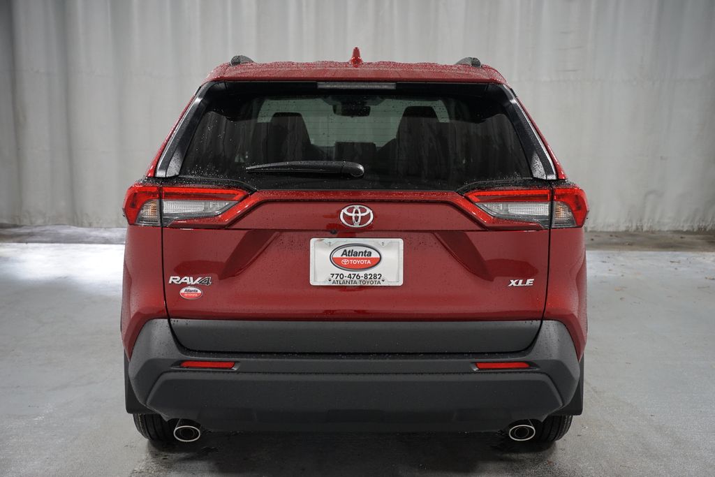 2025 Toyota RAV4 XLE 7