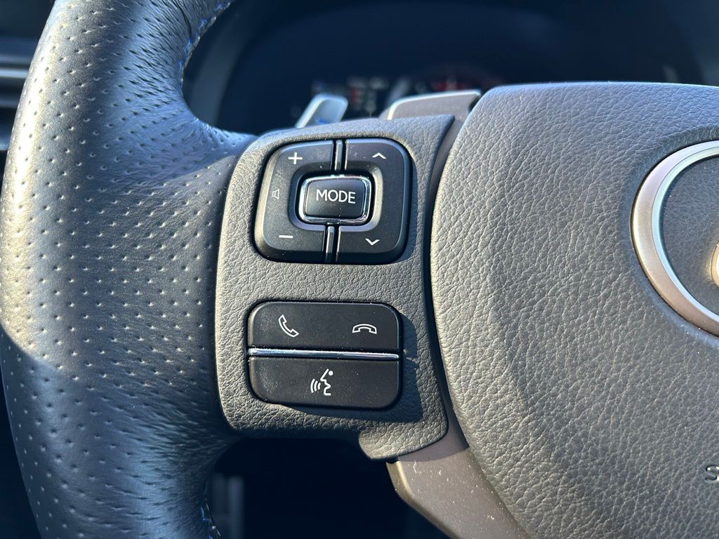 Thumbnail: 2016 Lexus RC - 21