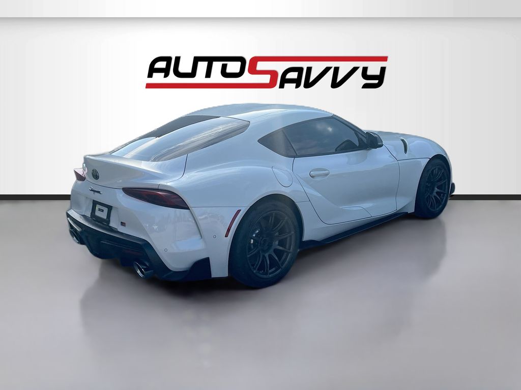 Used 2026 White Toyota 3.0 image 7