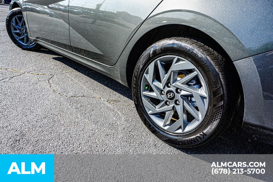 Used 2024 Gray Hyundai SEL image 15