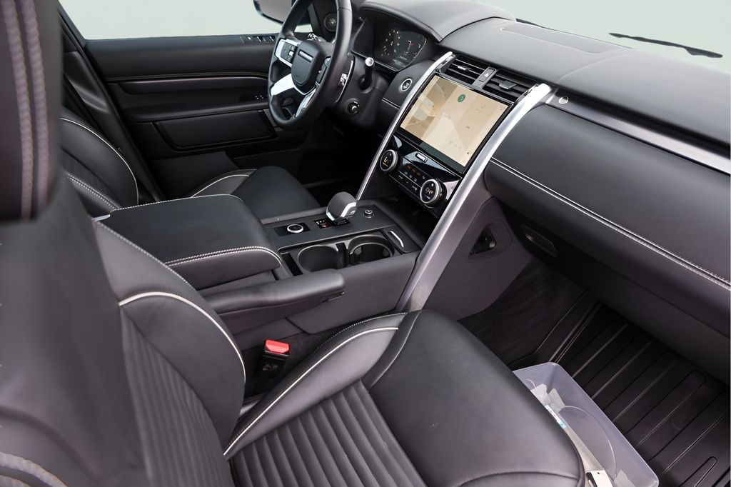 Used Car 2024 Land Rover Discovery  Metropolitan Edition For Sale Under $70,000 In Austin, Texas