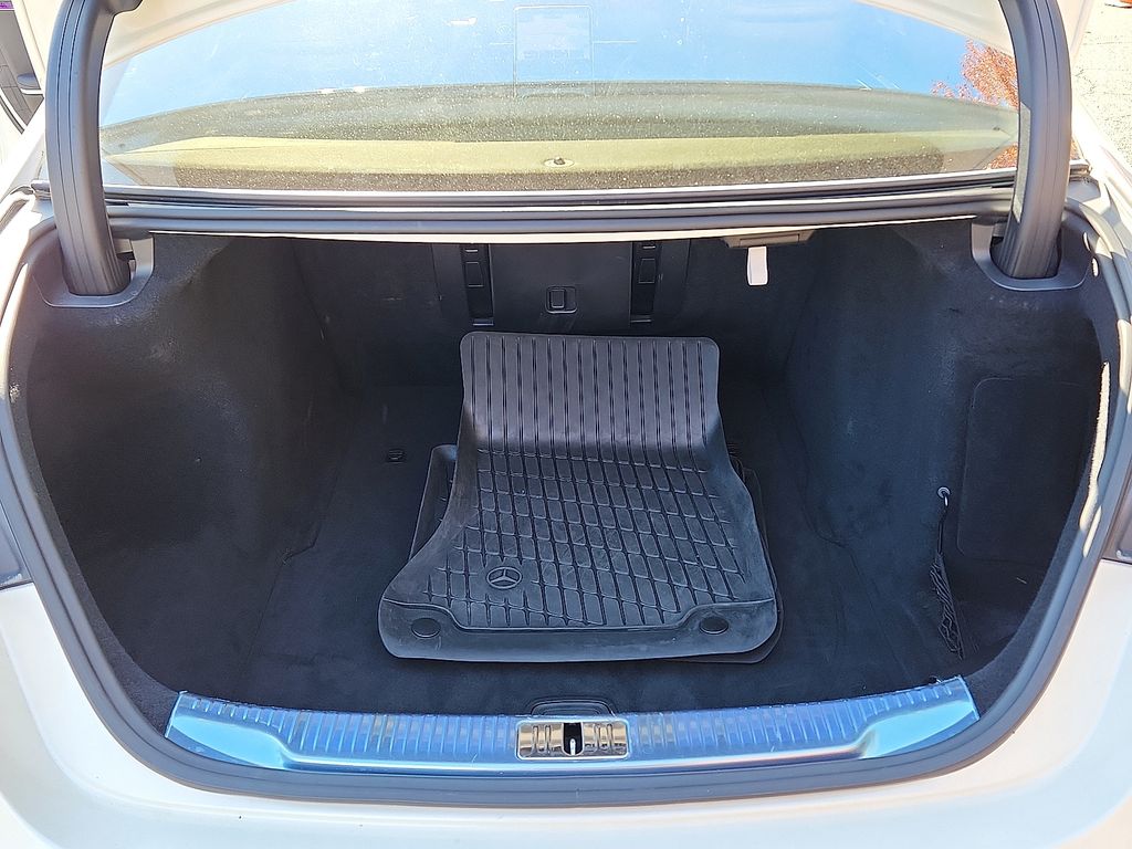 Thumbnail: 2023 Mercedes-Benz S-Class - 26