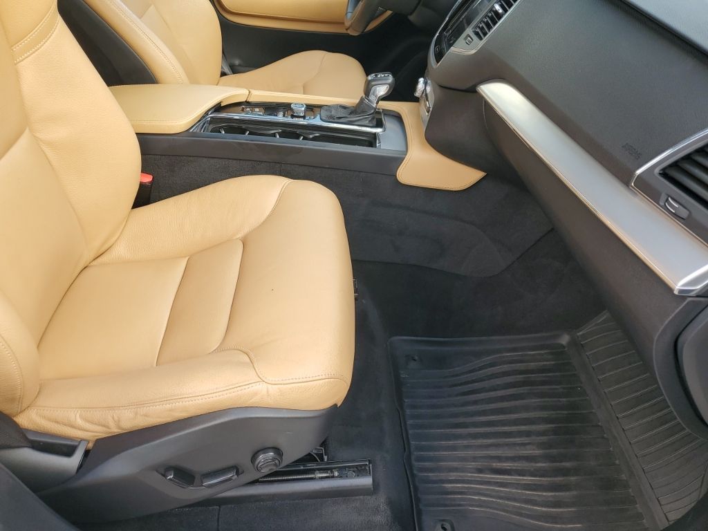 Used Car 2018 Volvo Xc90  T6 Momentum For Sale Under $20,000 In Austin, Texas