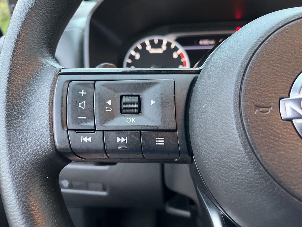 2023 Nissan Rogue SV 21