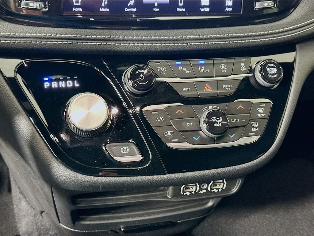 2021 Chrysler Pacifica Touring L 16