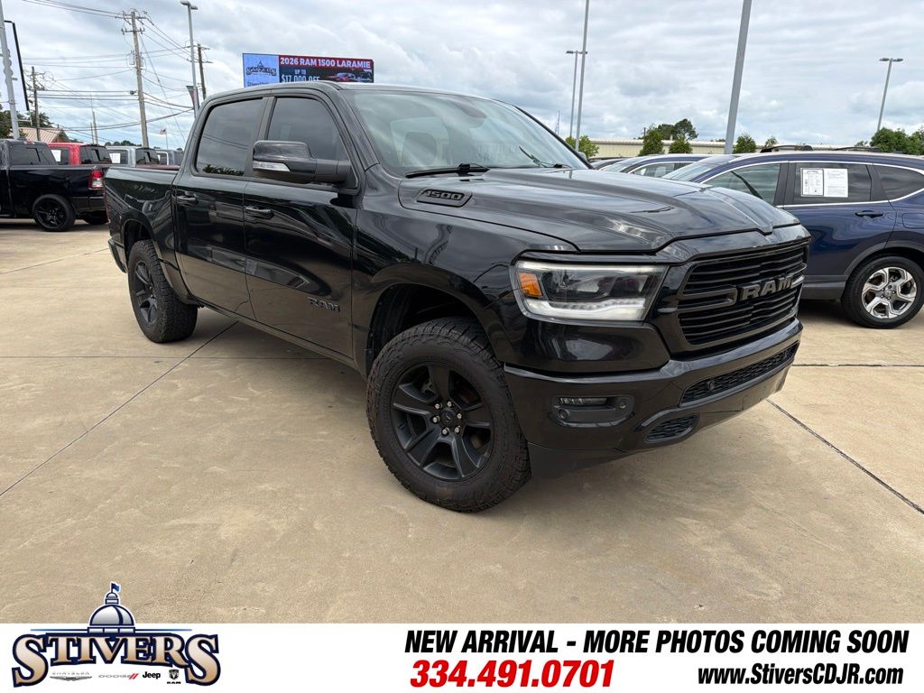 Diamond Black Crystal Pearlcoat 2020 RAM 1500 Pickup Truck Four-Wheel Drive 8-Speed Automatic
