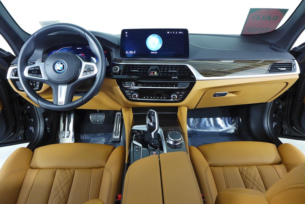 Thumbnail: 2023 BMW 5 Series - 24