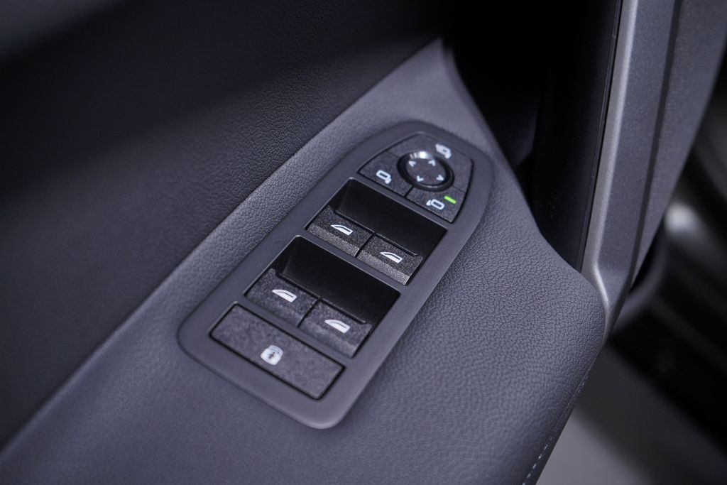 Thumbnail: 2026 BMW iX - 16