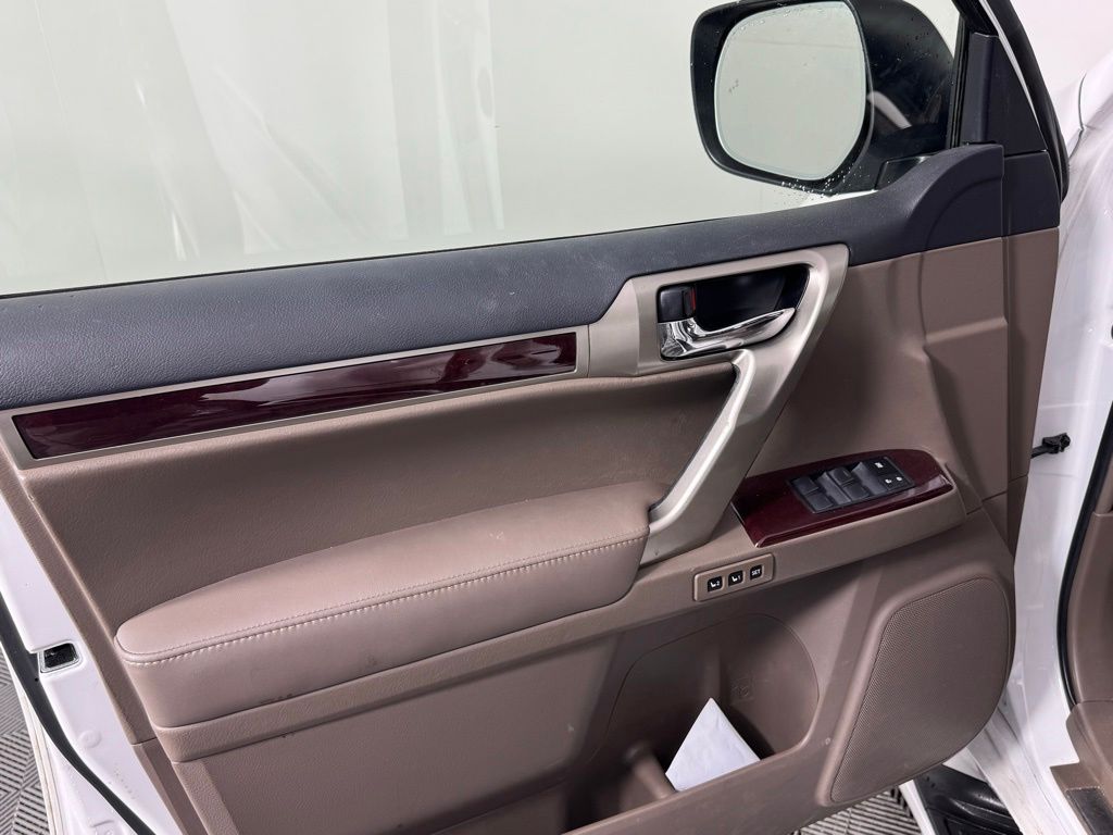 Thumbnail: 2019 Lexus GX - 13