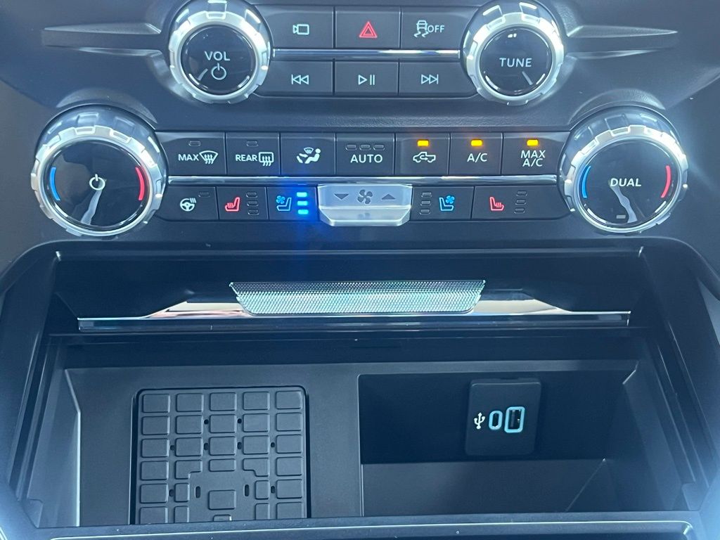 2025 Ford F-350SD Lariat Black at Walterboro Ford