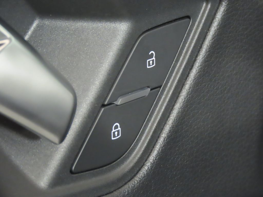 Thumbnail: 2025 Audi Q3 - 31