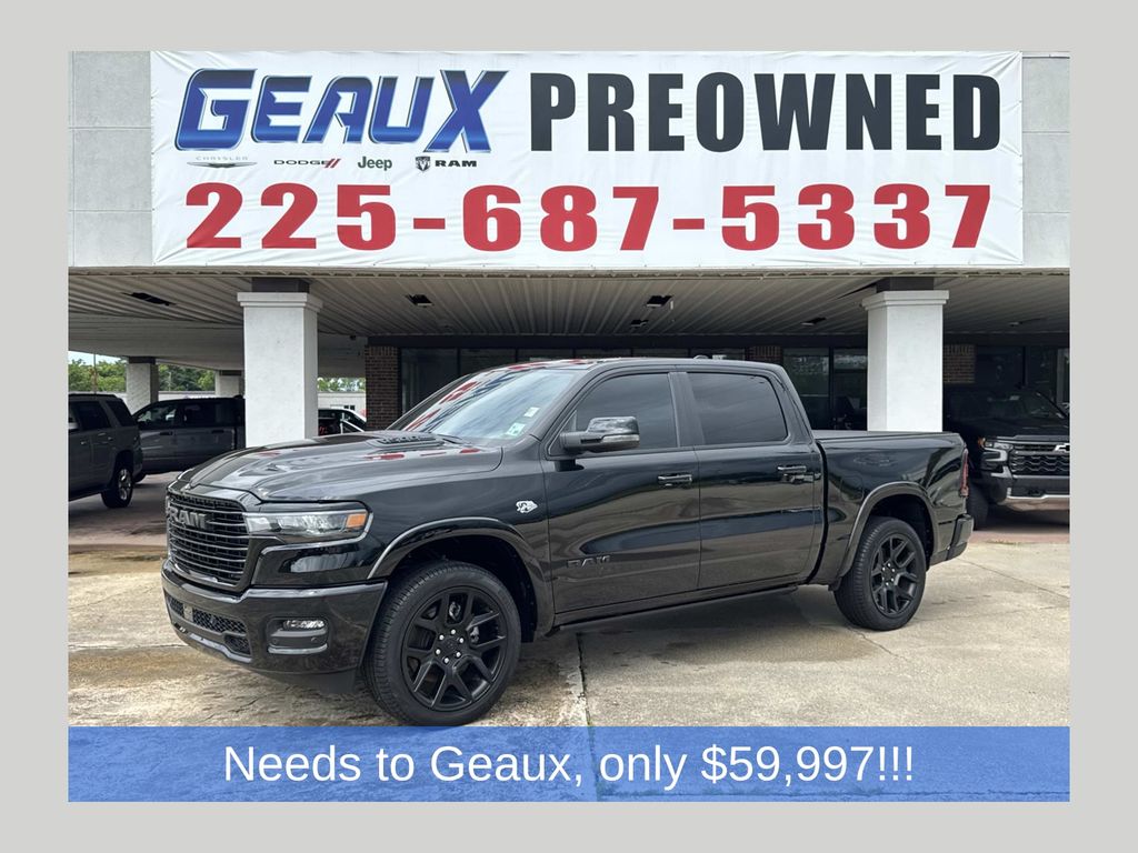 Diamond Black Crystal Pearlcoat 2026 RAM 1500 Pickup Truck Four-Wheel Drive 8-Speed Automatic