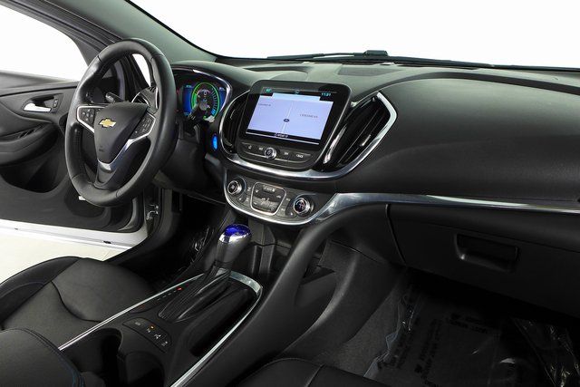 2016 Chevrolet Volt Premier 13