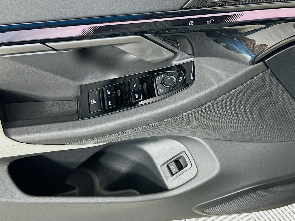 Thumbnail: 2026 BMW i5 - 20