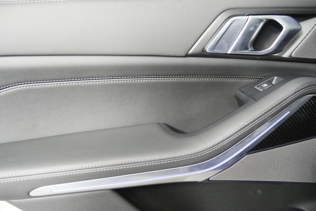2024 BMW X5 M60i 14