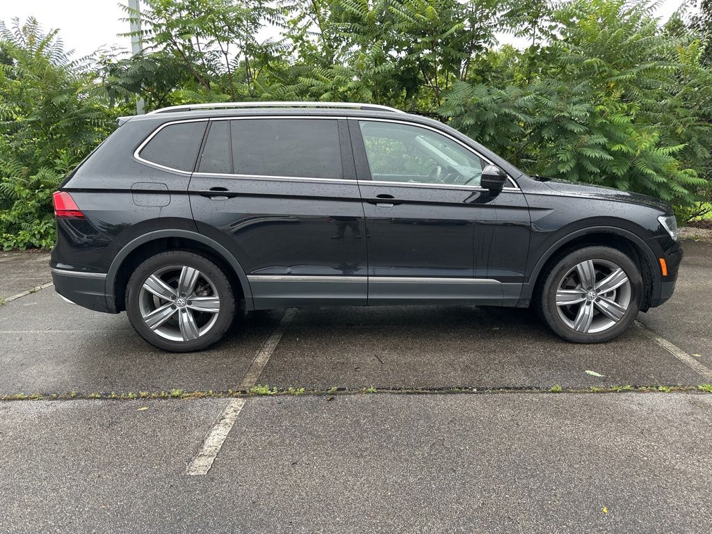 Used 2021 Black Volkswagen 2.0T SE image 2