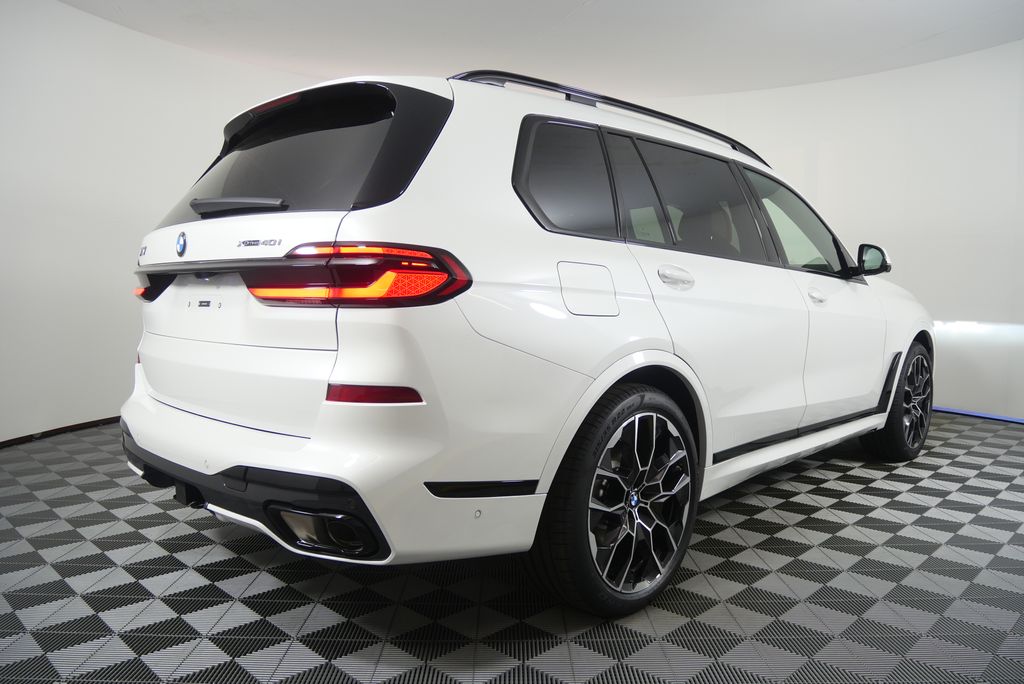 Thumbnail: 2026 BMW X7 - 3