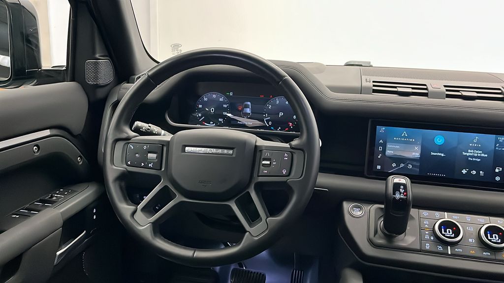 2023 Land Rover Defender 110 24