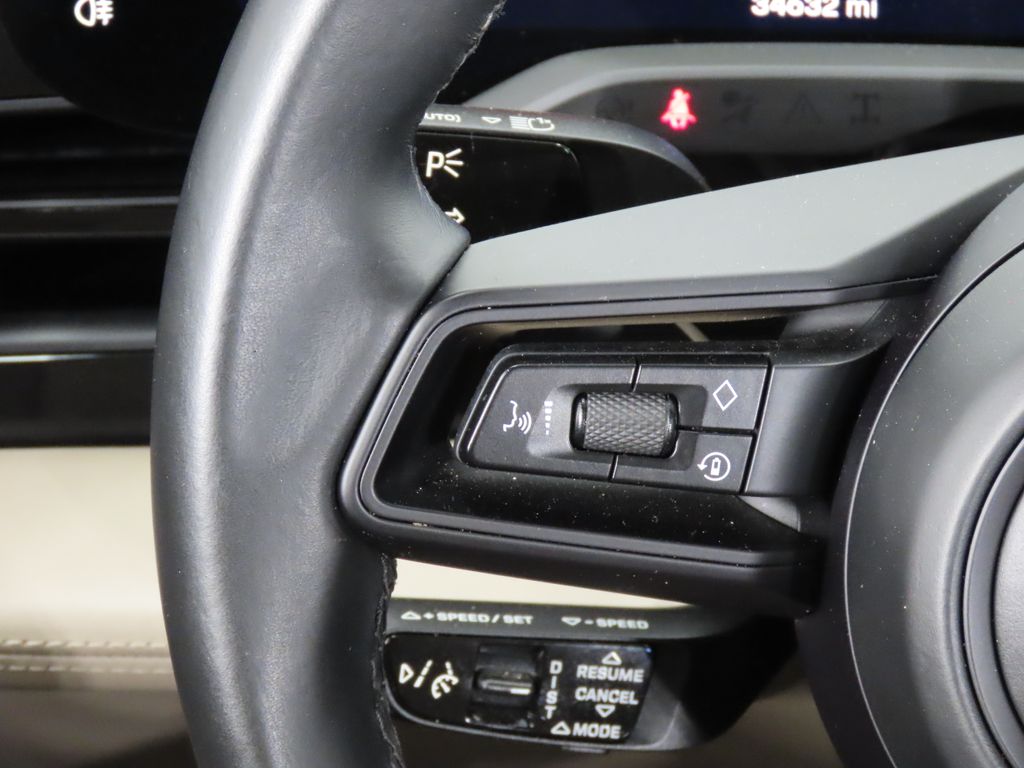 Thumbnail: 2022 Porsche Taycan - 19