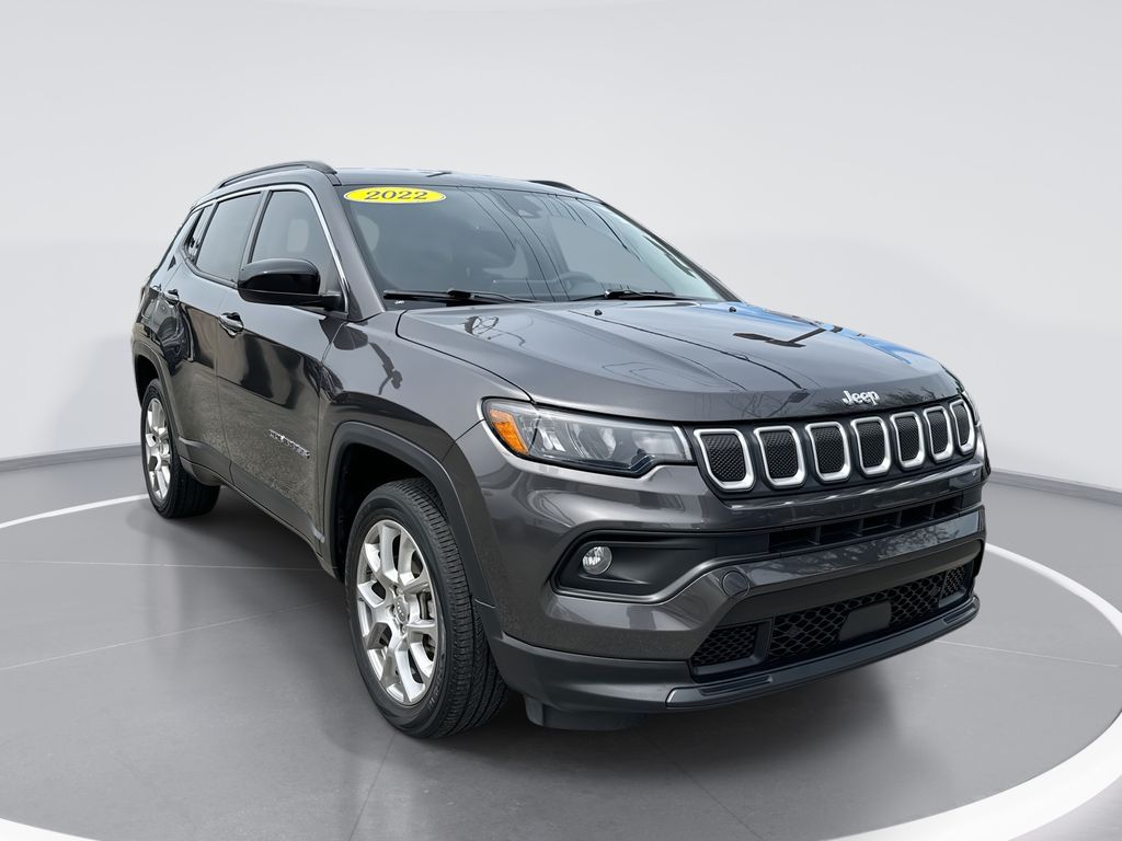 Gray (Granite Crystal Metallic Clearcoat) 2022 Jeep Compass Latitude Lux 4WD SUV / Crossover Four-Wheel Drive 9-Speed Automatic