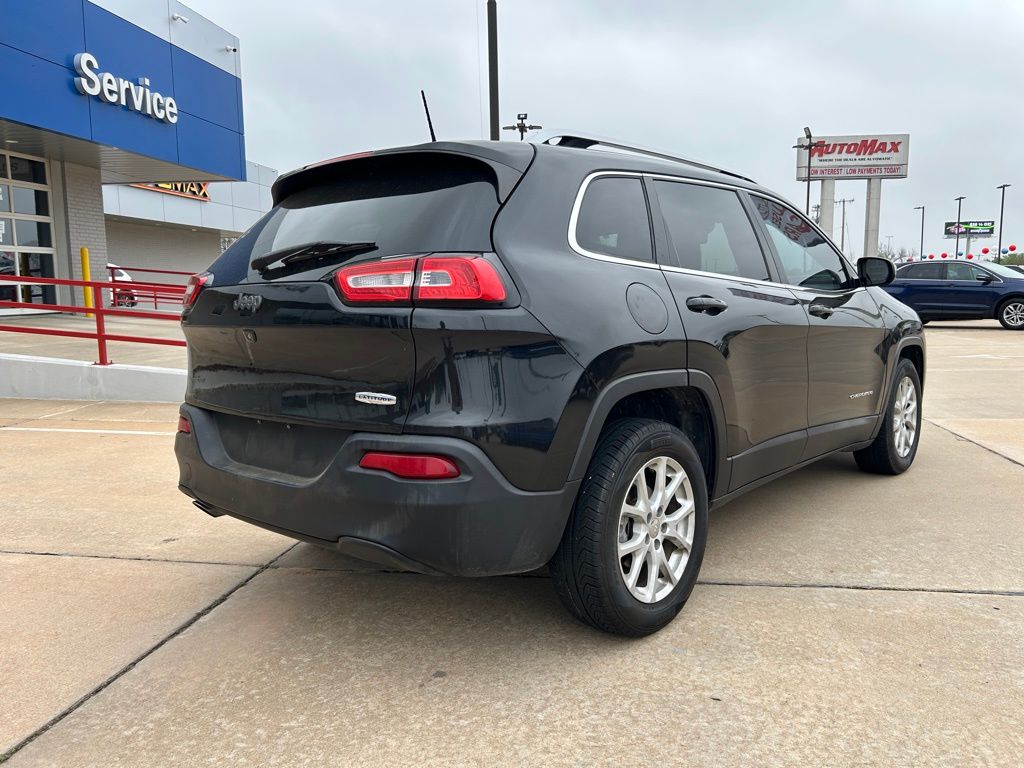 View vehicle photo 3