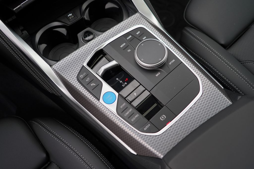 Thumbnail: 2026 BMW i4 - 18