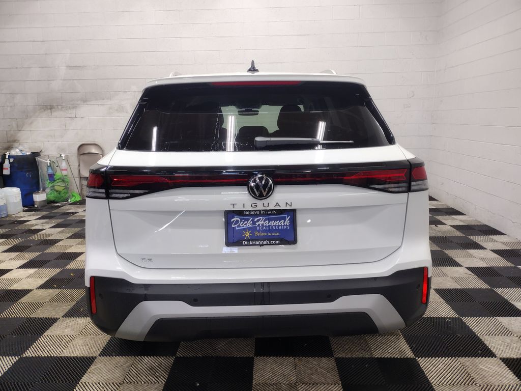 2025 Volkswagen Tiguan 2.0T SE