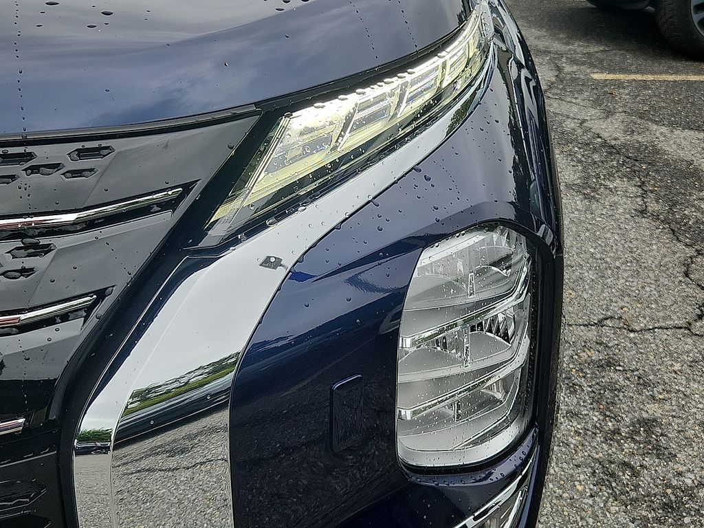Thumbnail: 2024 Mitsubishi Outlander - 9
