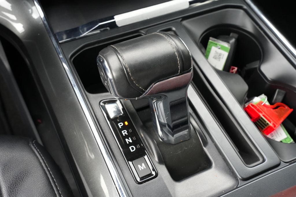 2022 Ford F-150 Lariat - 11