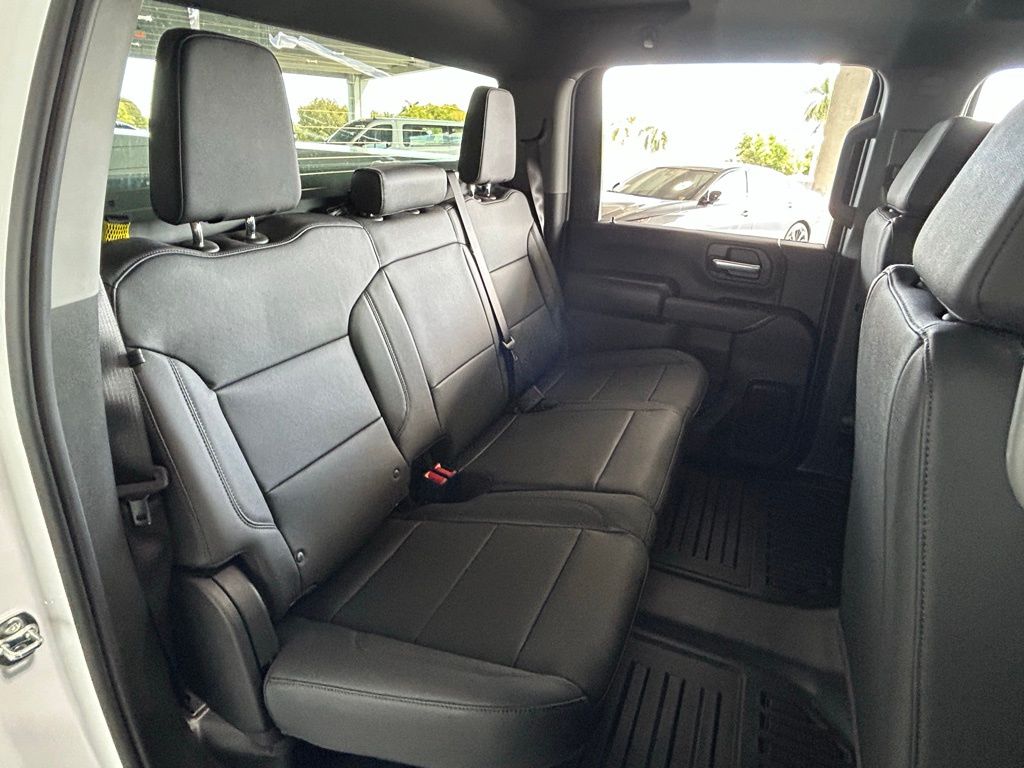 New 2026 Summit White Chevrolet Work Truck image 19