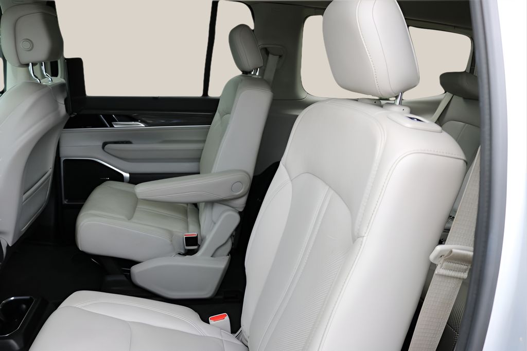 Used Car 2022 Jeep Wagoneer  Series Iii For Sale Under $50,000 In Austin, Texas