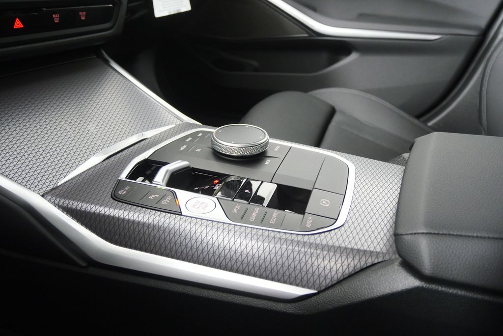 Thumbnail: 2026 BMW 3 Series - 22