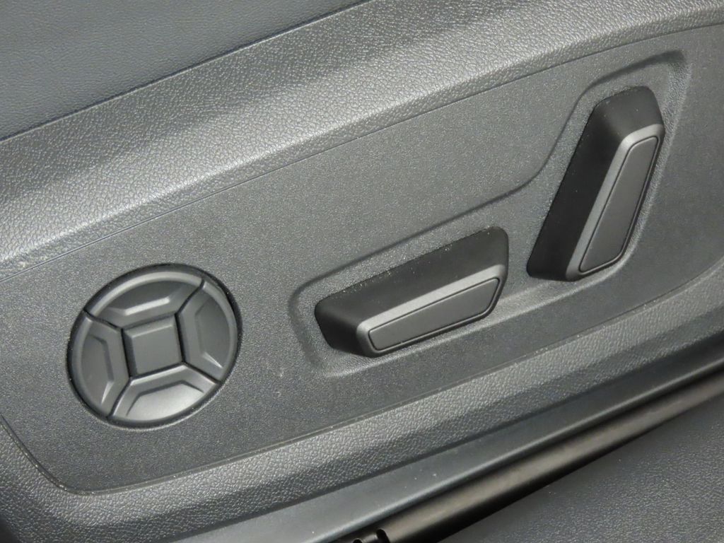 Thumbnail: 2025 Audi A5 - 32