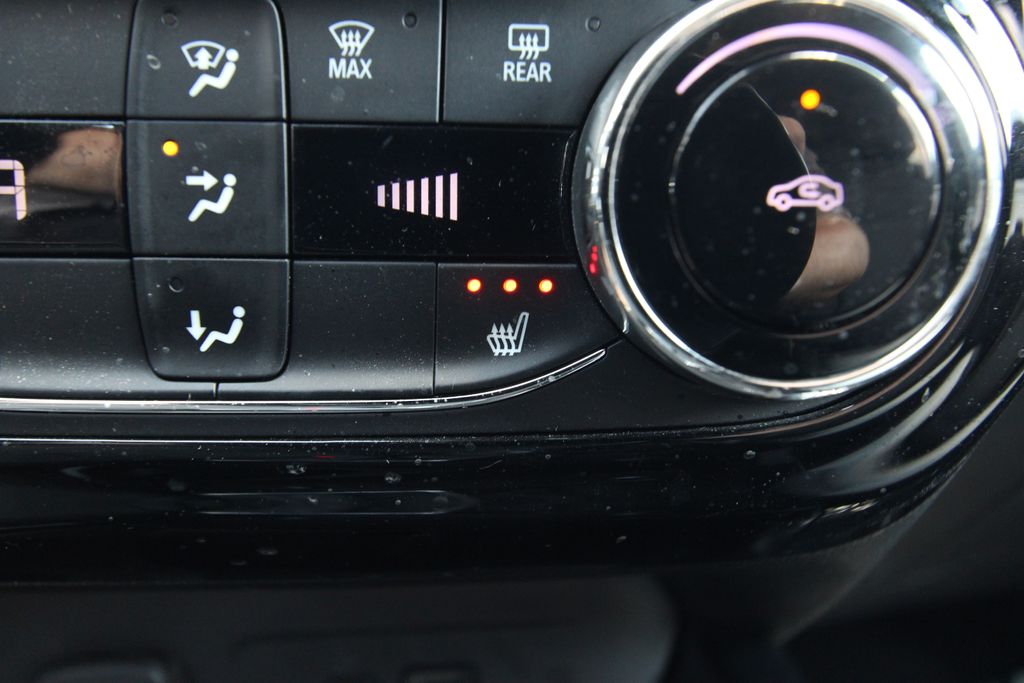 Used 2024 Chevrolet Trax SUV