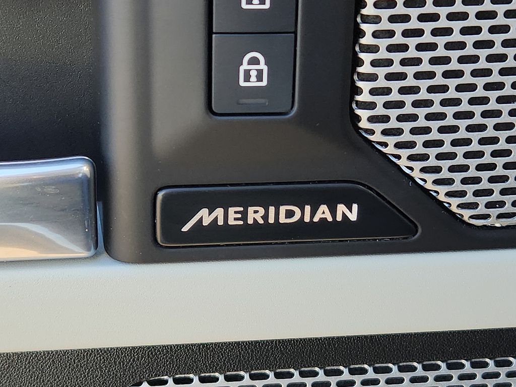 Thumbnail: 2023 Land Rover Defender - 21