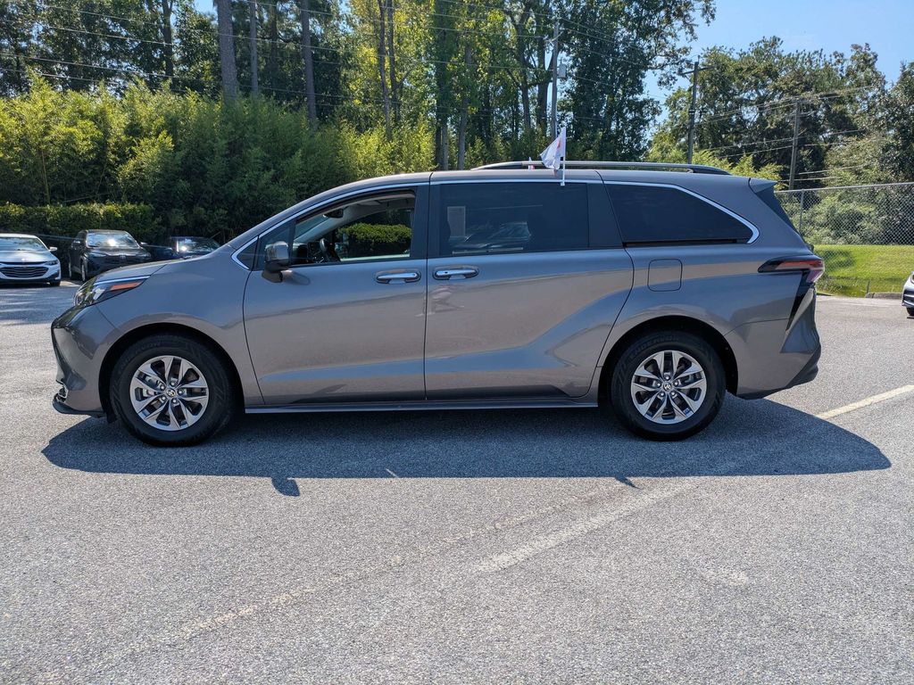 Used 2024 Toyota Sienna Van
