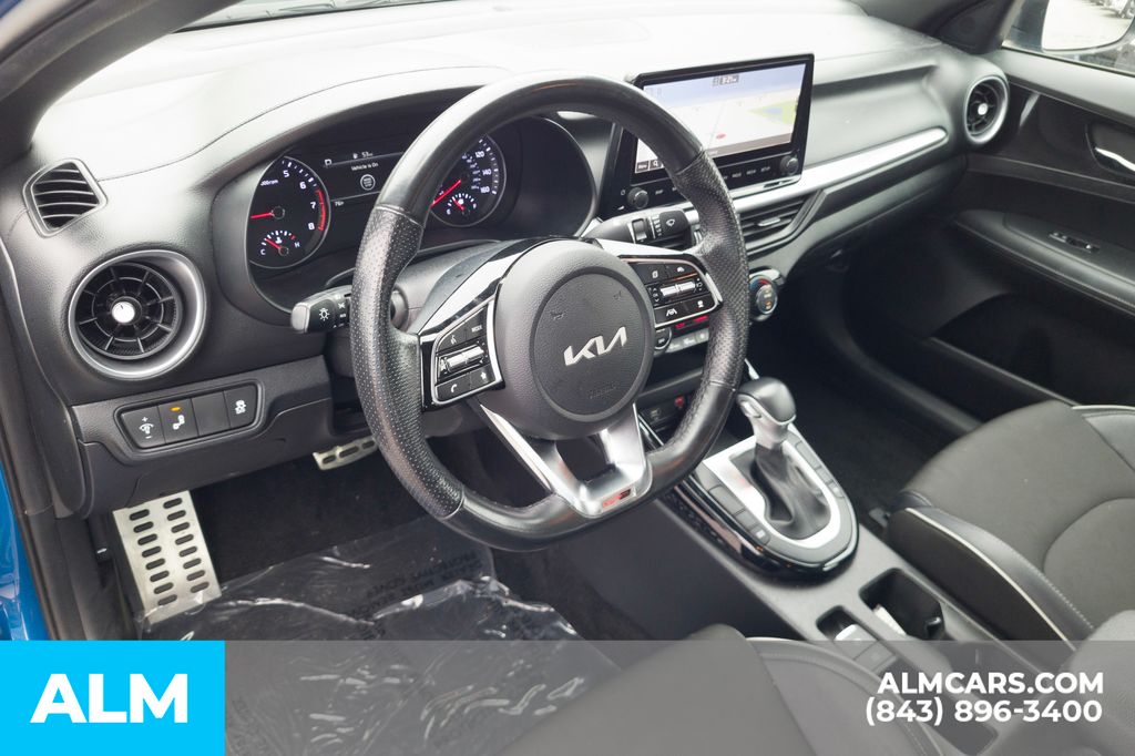 2023 Kia Forte GT-Line photo 13